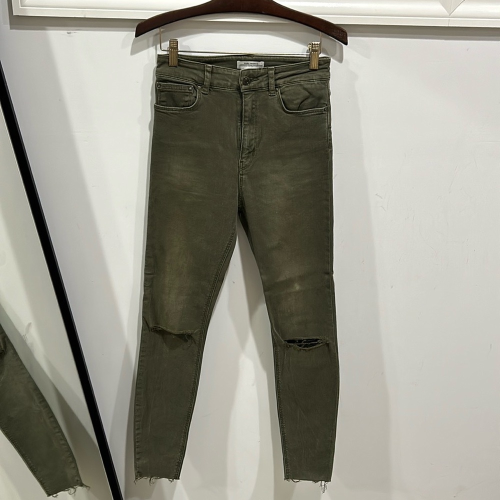 Zara, like new distressed skinny jeans with